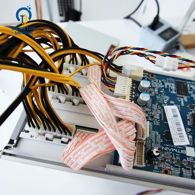 Schlüssel-Blockchain ZEC Bergmann Mining Machine 3 Bitmain Antminer Z15 420Ksol/S Asic